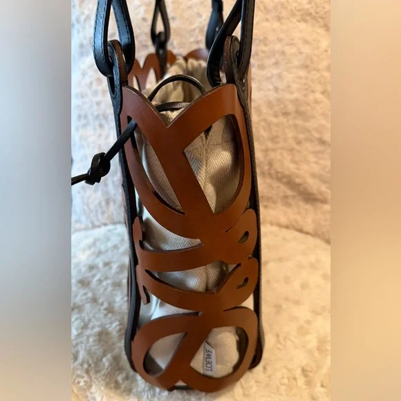 LOEWE AUTHENTIC ANAGRAM CUT OUT TOTE. NWOT. - Picture 5 of 6